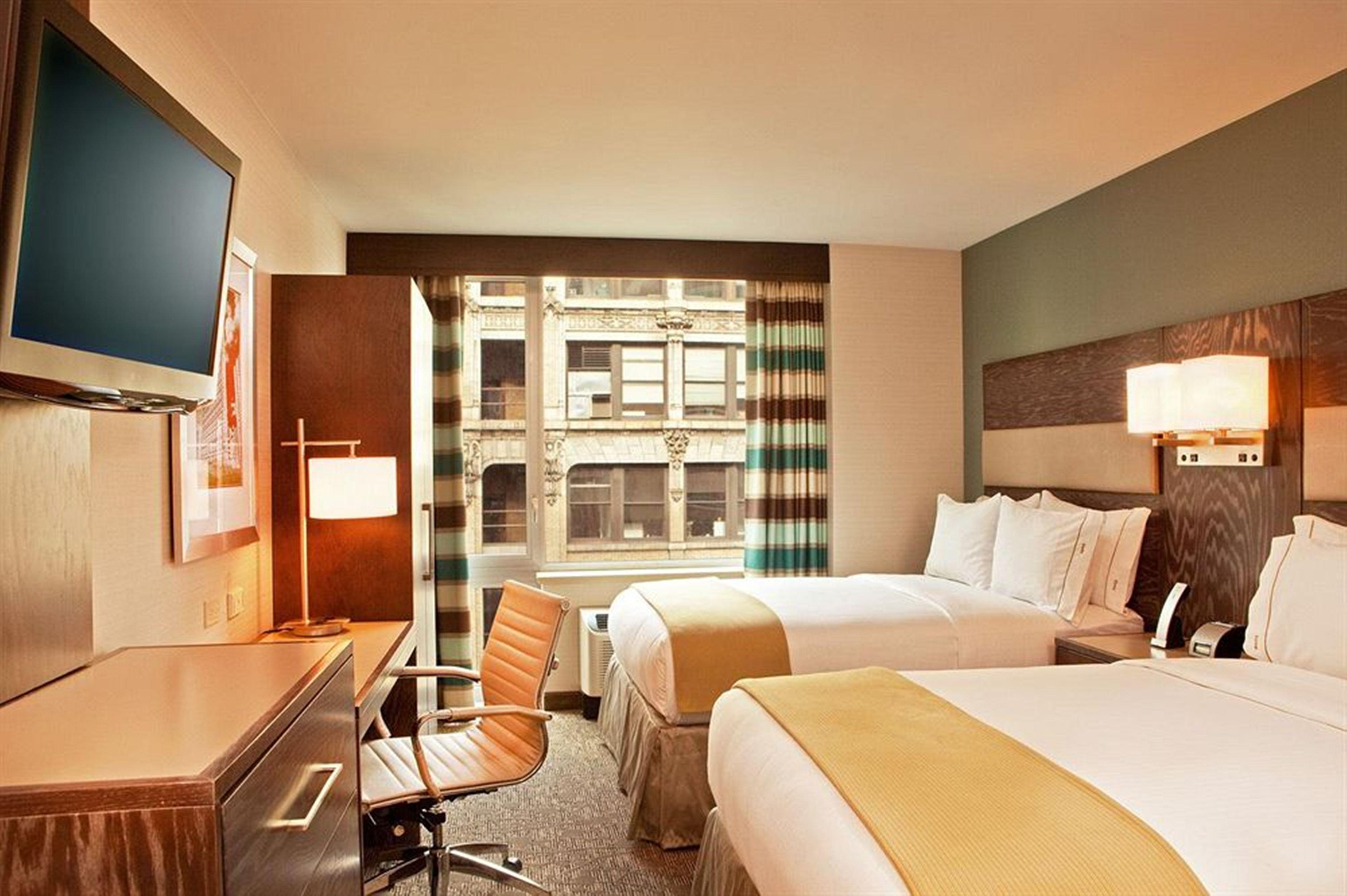Holiday Inn Express - Times Square South, An Ihg Hotel Нью-Йорк Экстерьер фото